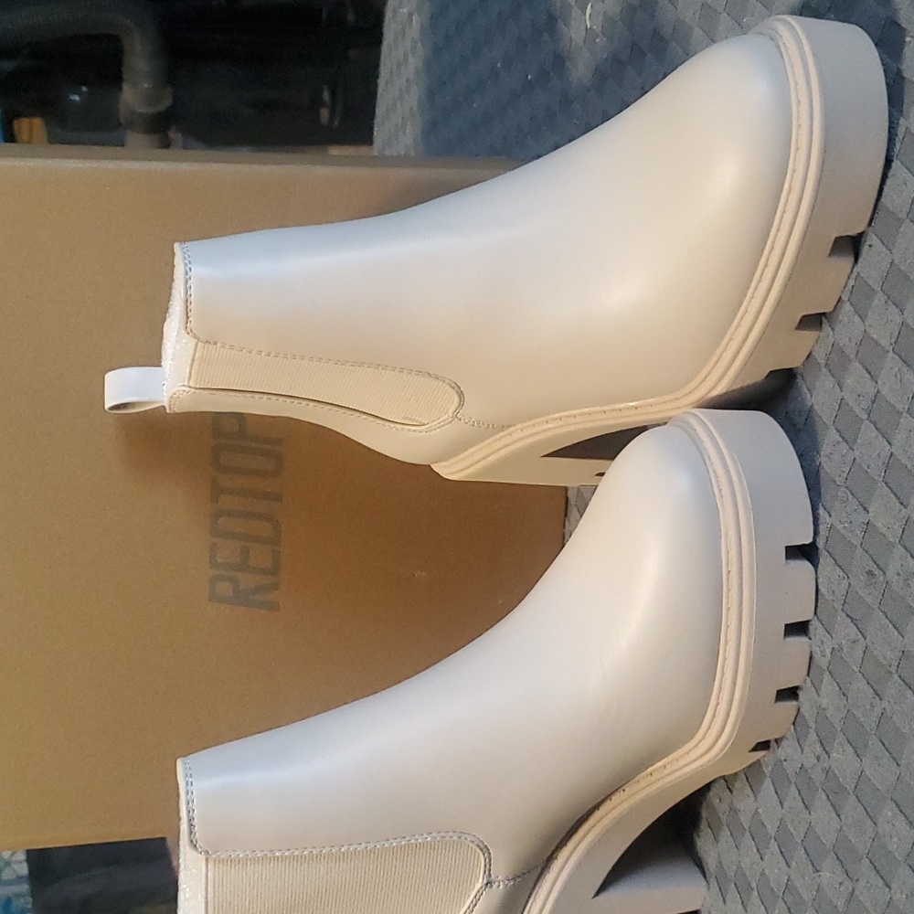 RedTop Cream Chlesea Sock Boots